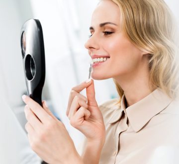 How Veneers Help You in Smiles Makeover?